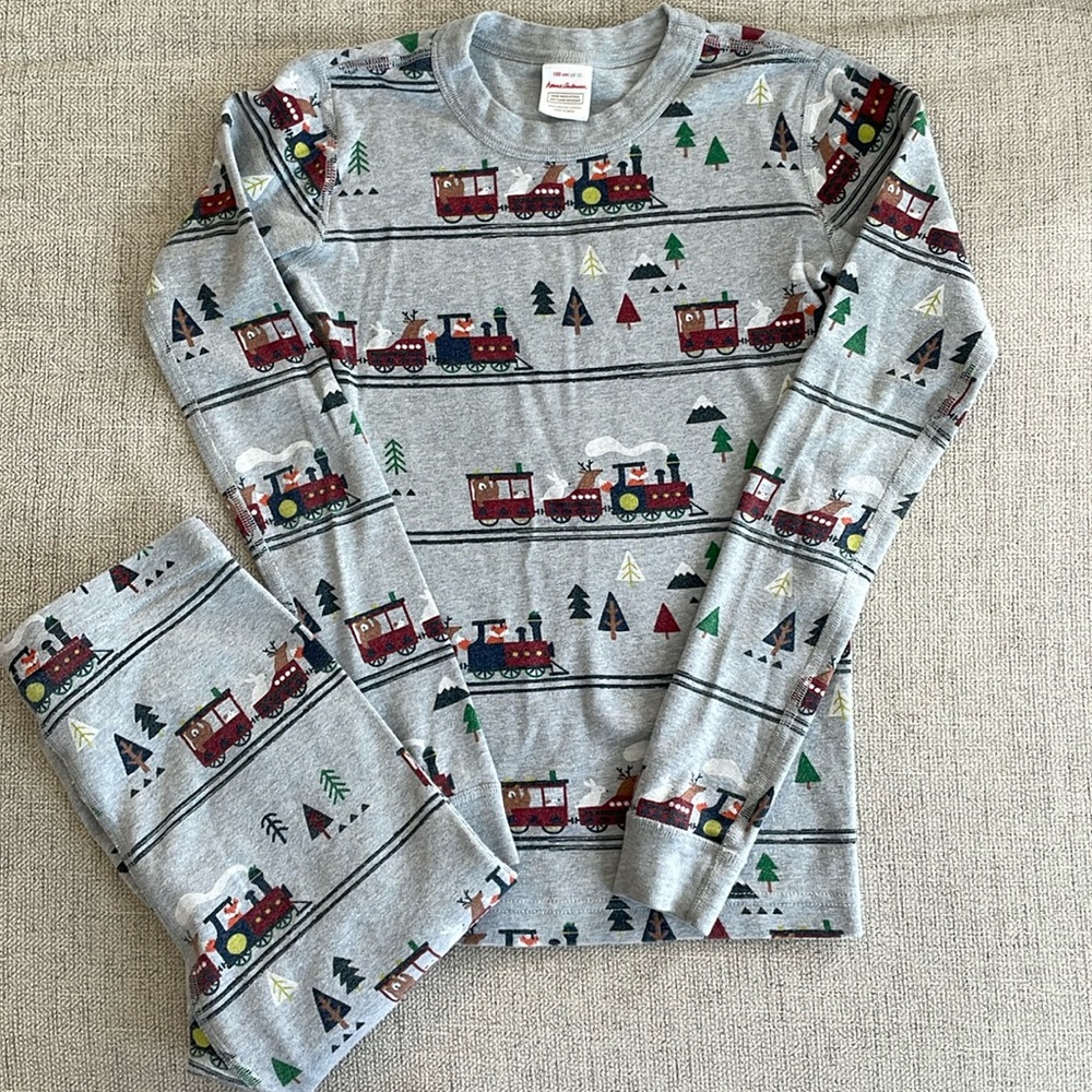 Hanna Andersson train pajama set, size 12/150cm